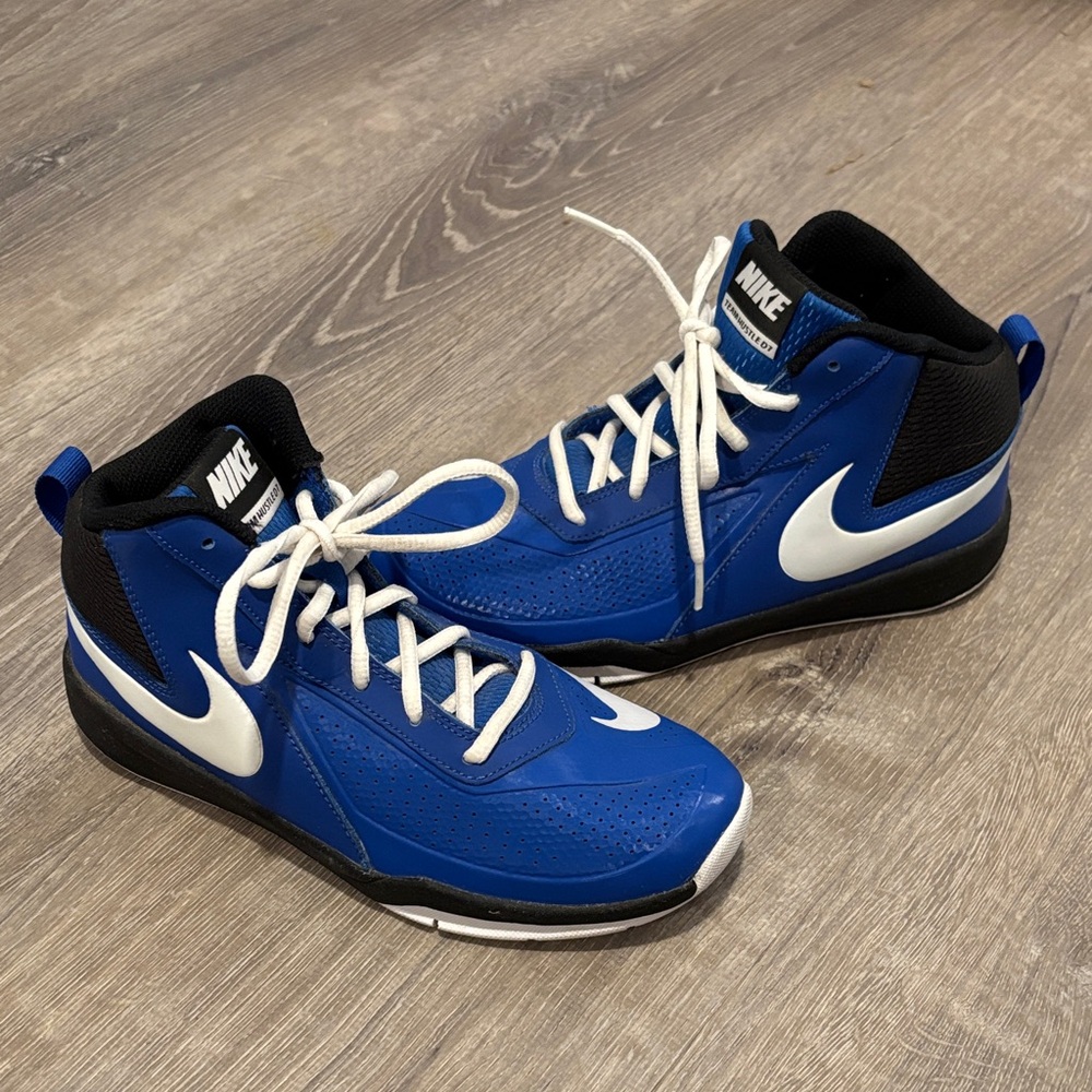 Nike Team-hustle D7 nwot Athletic Sneakers